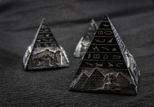 pyramid-1484603_640